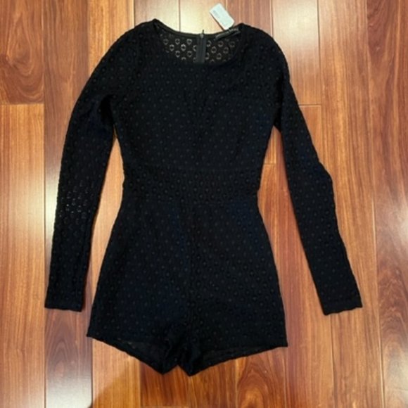 BROOKLYN KARMA BLACK NEW WITH TAGS MEDIUM LACE LIKE ONE PIECE - Picture 1 of 3